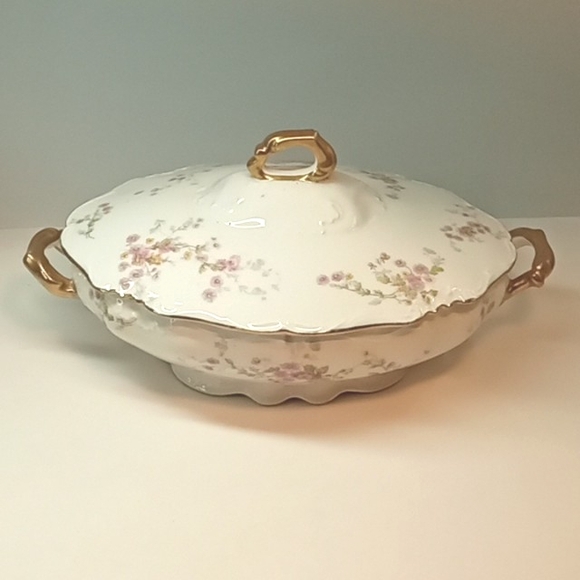 C. Ahrenfeldt Limoges pink floral covered vegetable serving bowl. No flaws - Picture 1 of 13